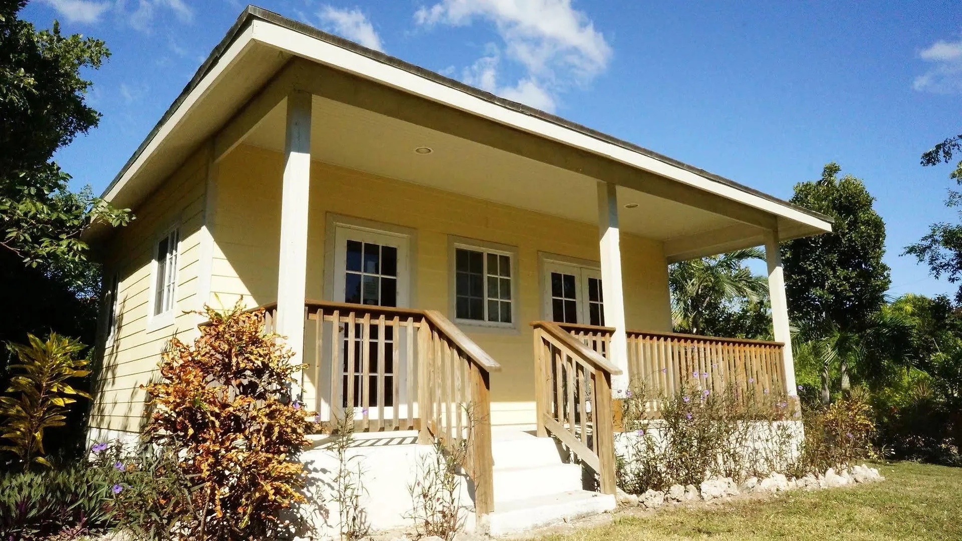 Hotel Island Seaside Suites Savannah Sound
