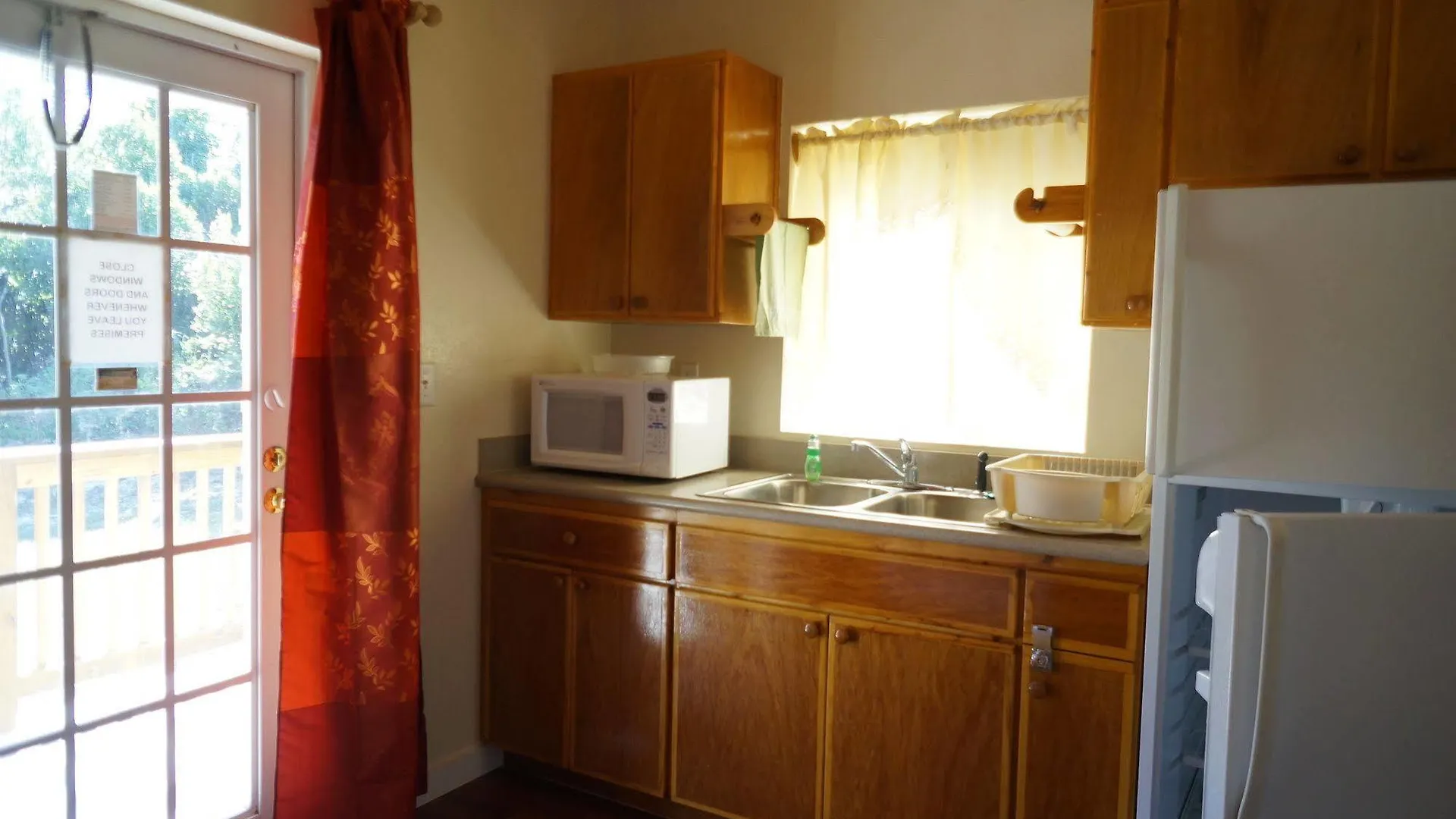 Hotel Island Seaside Suites Savannah Sound